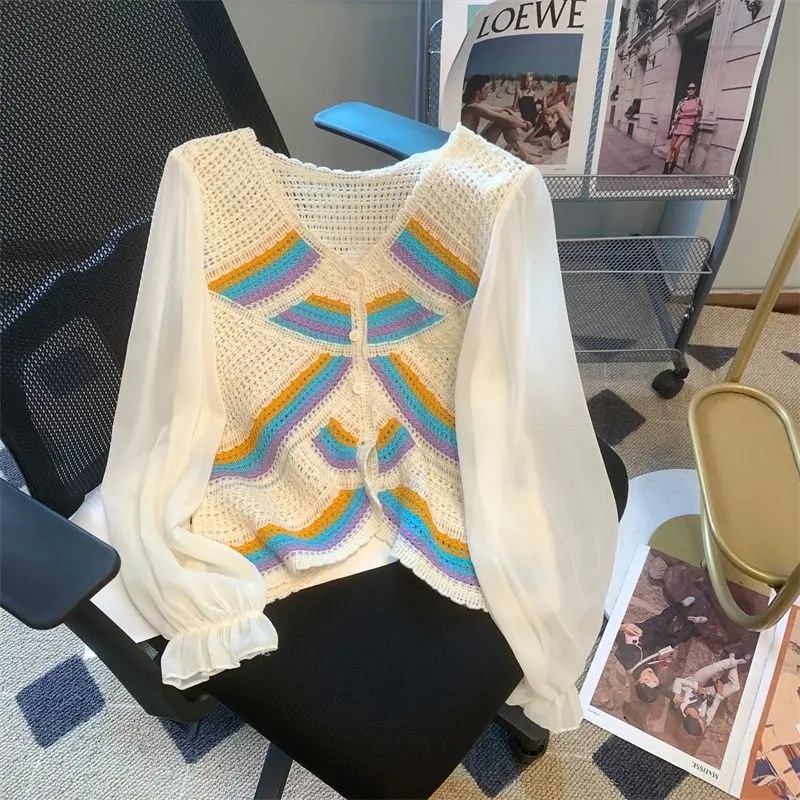 Пролетно-есенна риза в стил мозайка контрастни цветове, скъпа однобортная дамски дрехи Елегантна трикотажная блуза с V-образно деколте и изрези - 0